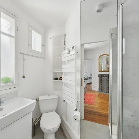 Bel Appartement, Quartier De Menilmontant By Weekome * Paris