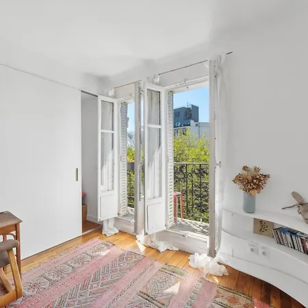 Bel Appartement, Quartier De Menilmontant By Weekome *